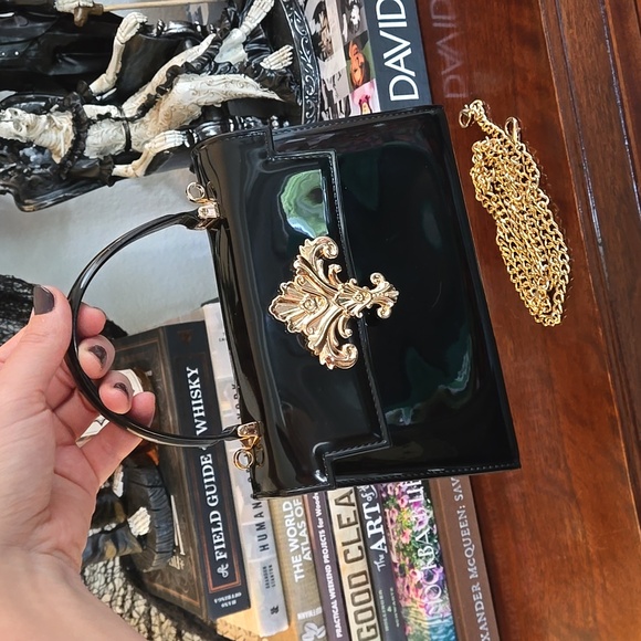 Small Vintage Inspired Laquered Black Bag with Chain, NWT - Picture 8 of 10